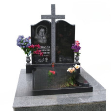 Подвійний пам'ятник № 111